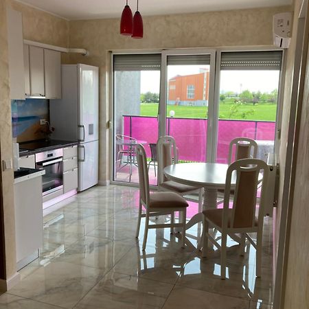 Bhoeme Apartament Oradea Exterior foto